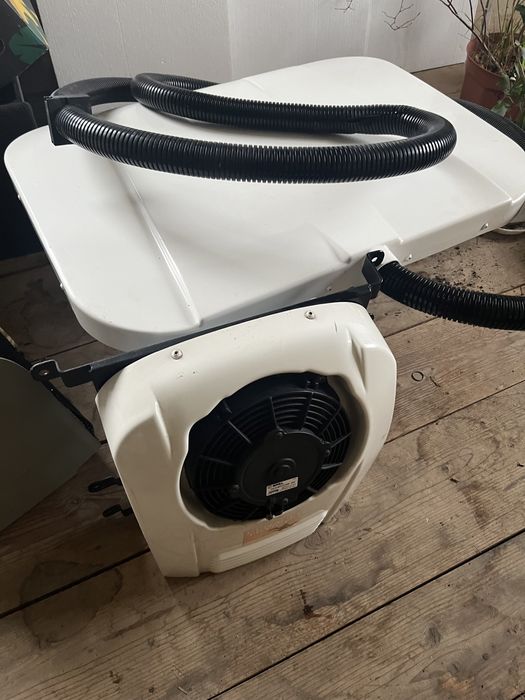 Стояночний кондиціонер Dometic Compact на кришу в люк грузового Авто