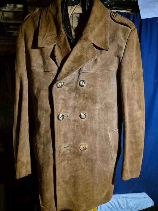 одяг  із замші куртки і  штани  шорти