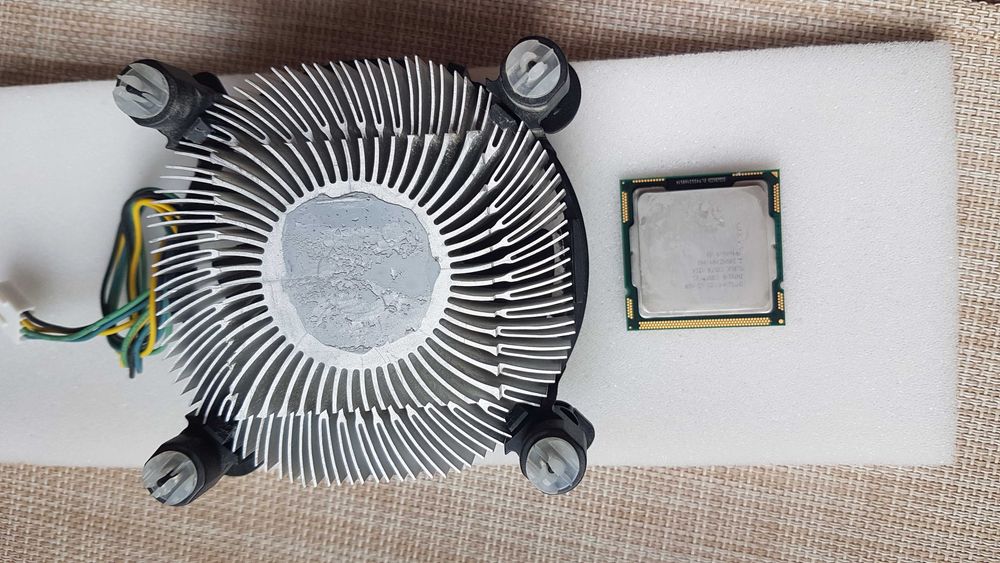 procesor i5 INTEL CORE i5-650 + chłodnica z wentylatorem