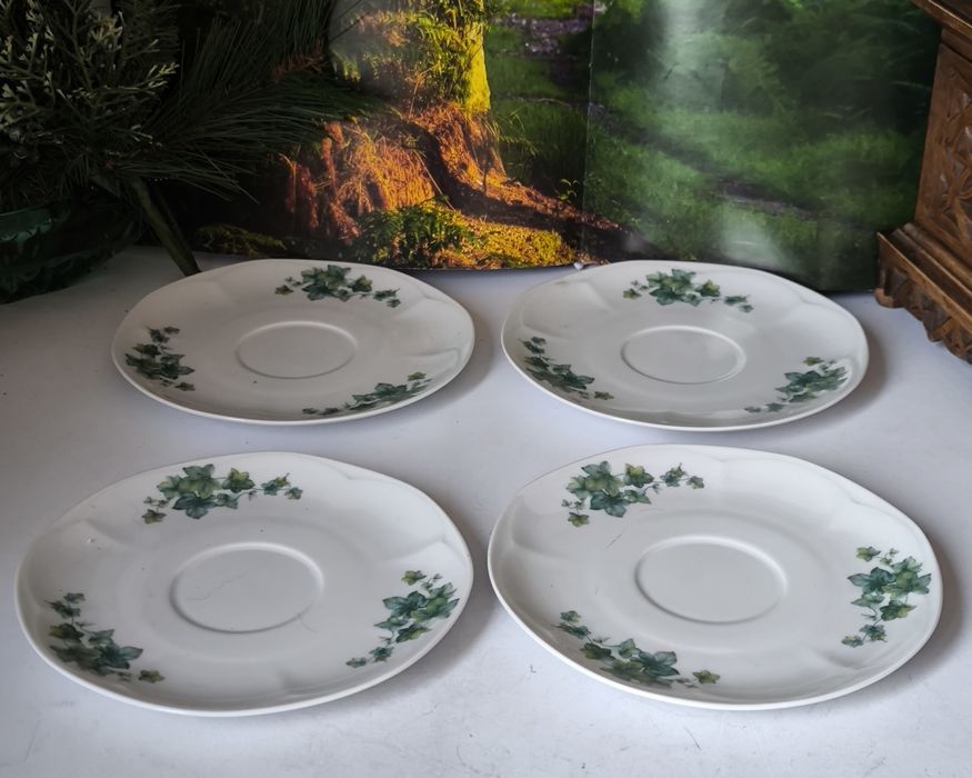 Bulionówki Lubiana  6  sztuk piękna stara porcelana