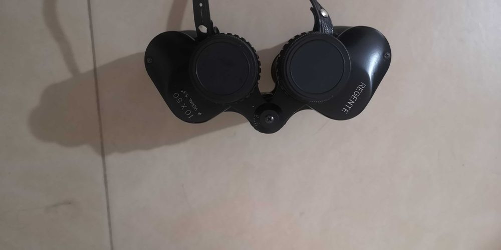 Binóculos com caixa de arrumação