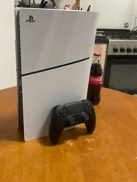 PS5 Slim with disc