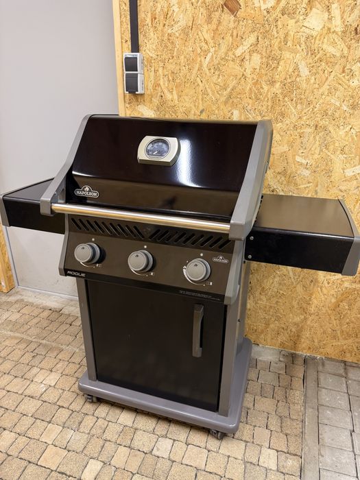 Grill gazowy Napoleon Rogue 425