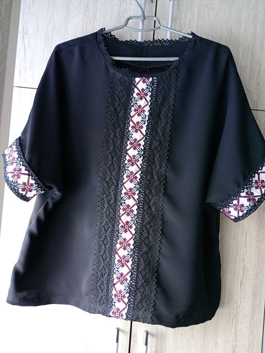 Продам вишиту блузку 58-60 розмір