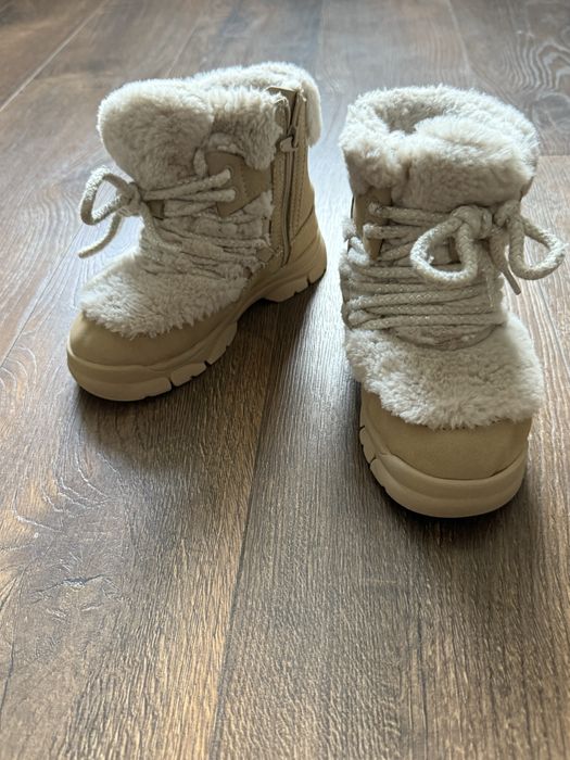 Стильні зимові черевички для вашоі принцеси на ніжку 25 розміру