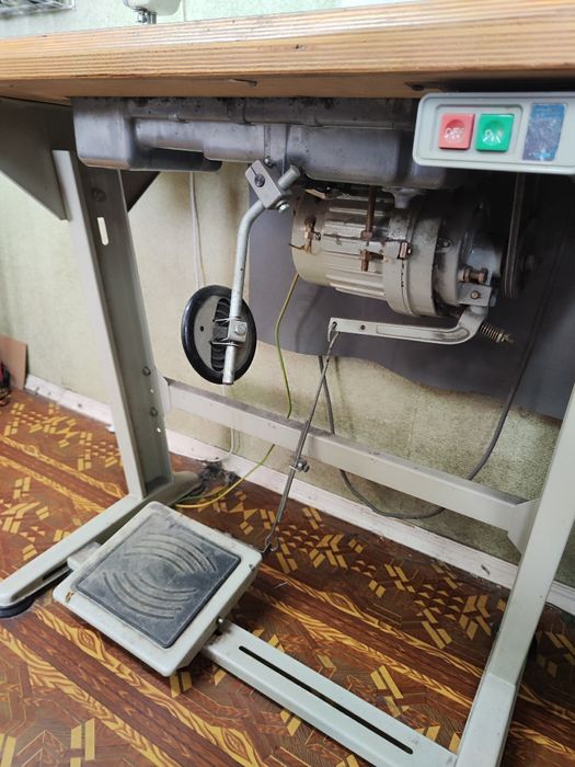 Промышленная швейная машинка Siruba