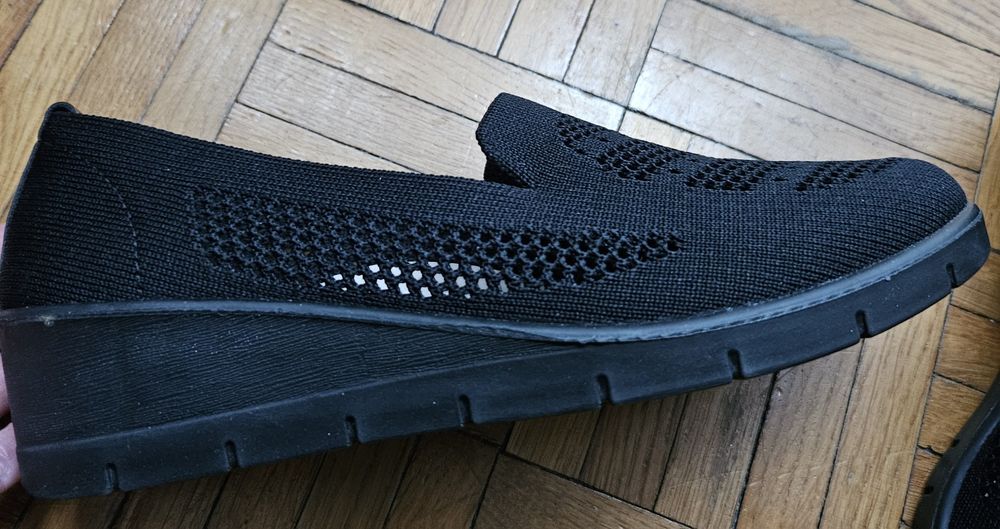 Buty nowe, sportowe, ażurowane, skechers, r.36,5