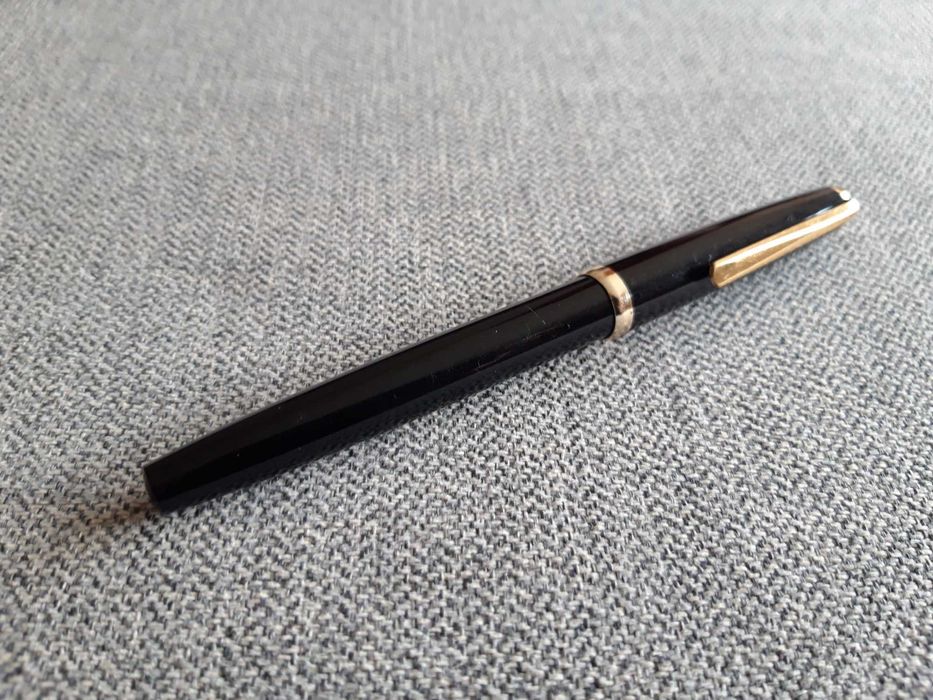 Caneta de tinta permanente