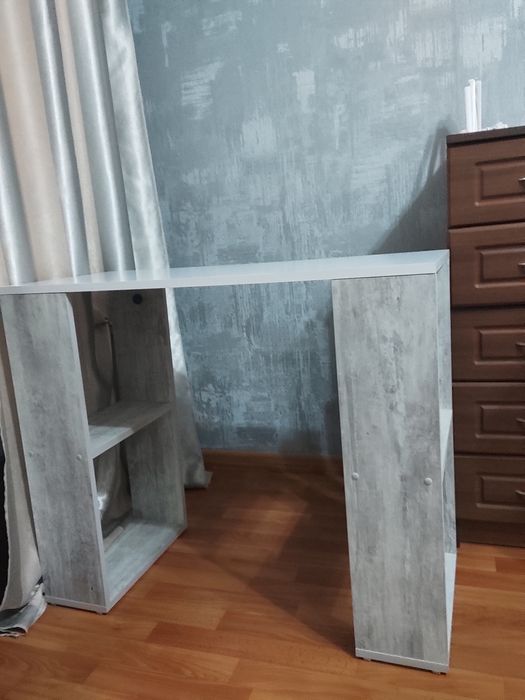 Продам компьютерный стол 1100грн.