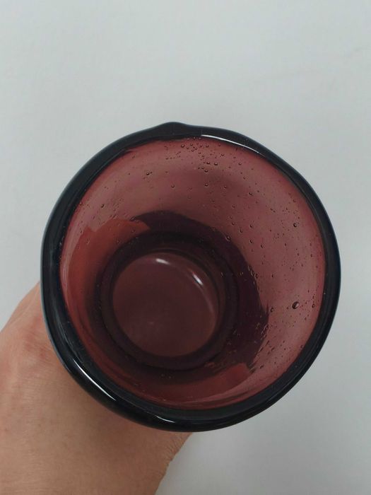 Wazon antico z soczewką Łysa Góra? szkło bakłażan