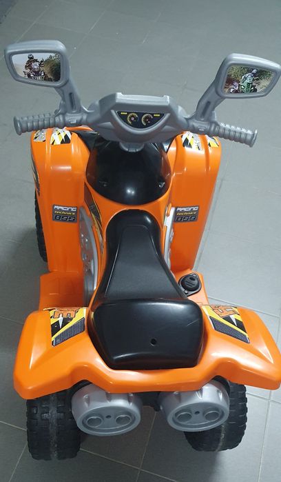 Moto 4 de criança a bateria