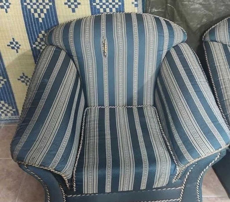 Dois Sofás Individuais Azuis - bom estado, 10 € cada