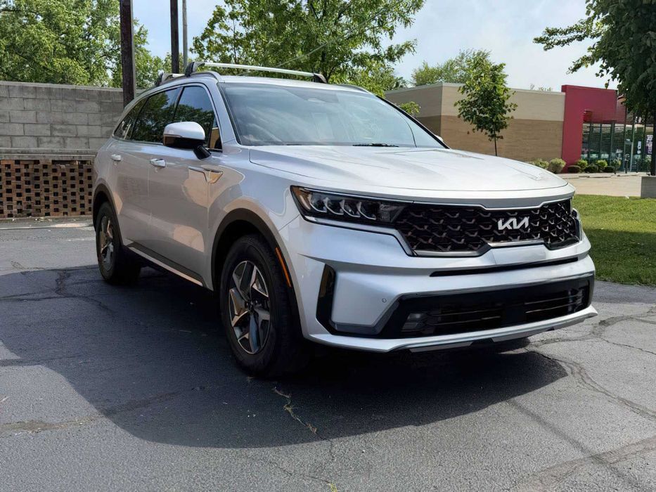 Kia Sorento Hybrid EX      2022