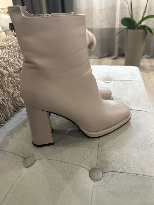 Черевички на каблуку