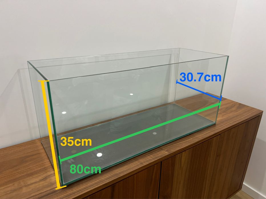Aquario 80x30.7x35 cm com filtro de agua