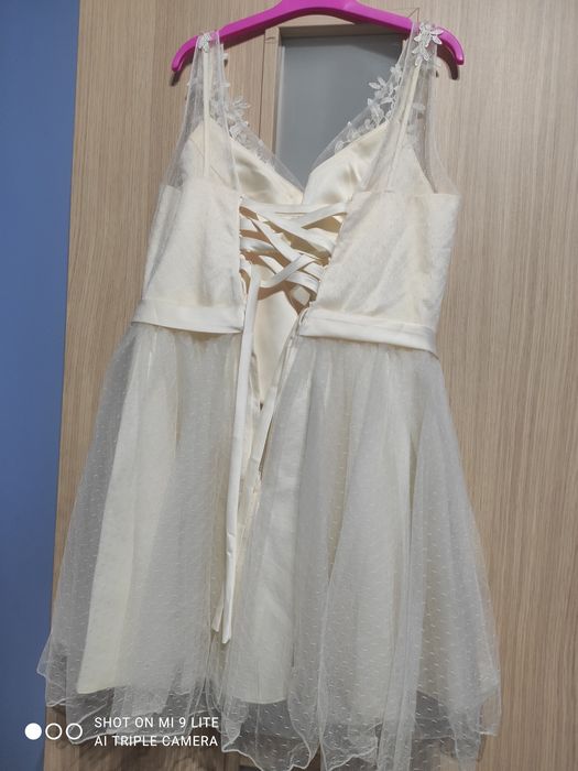 Piękna sukienka gorsetowa