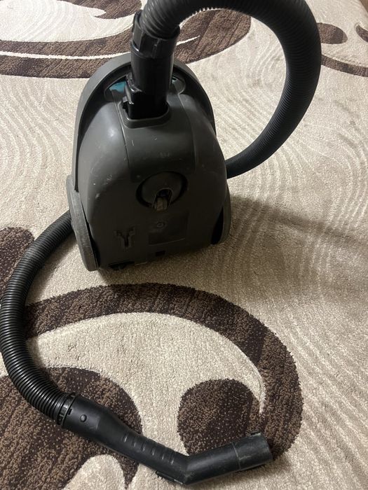 Продаю пилососи 1000 грн