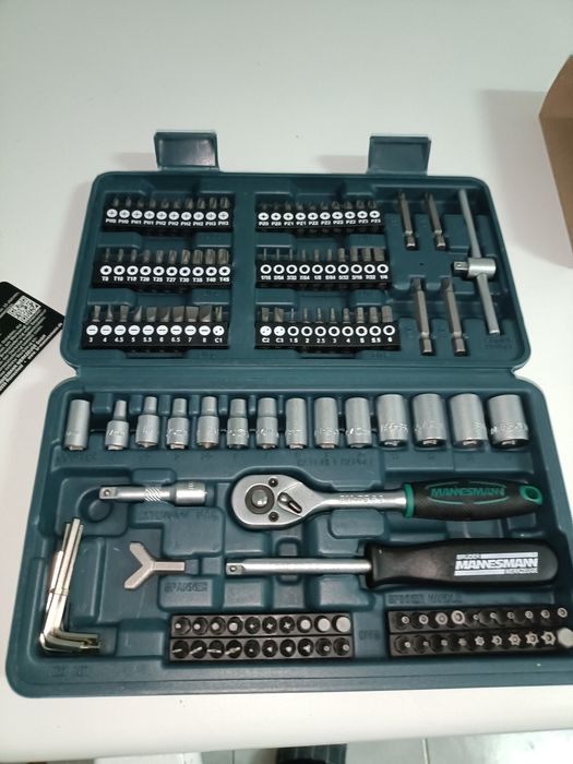 Caixa de ferramentas BRUDER MANNESMAN 130 PEÇAS
Caixa nova e de quali