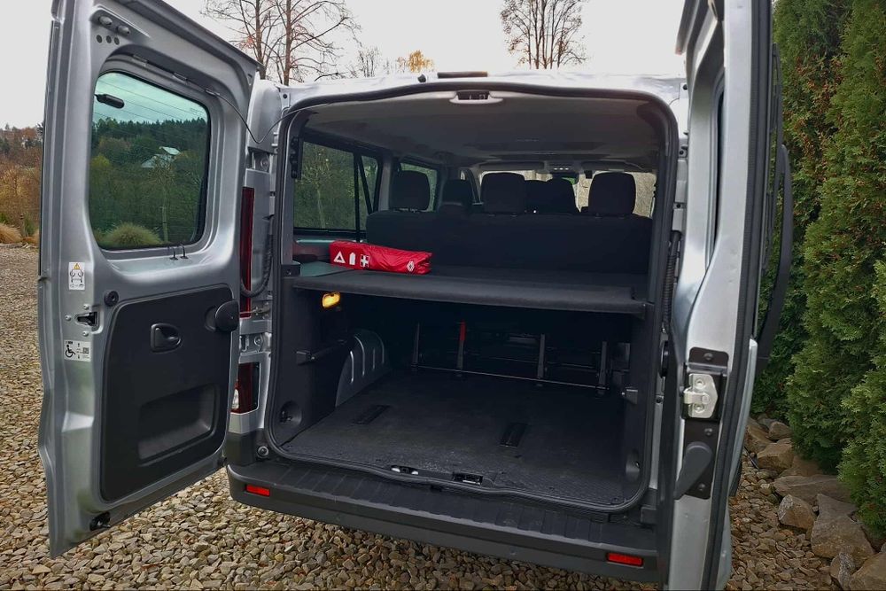 Wynajem busa 9 osobowego Renault Grand EQUILIBRE