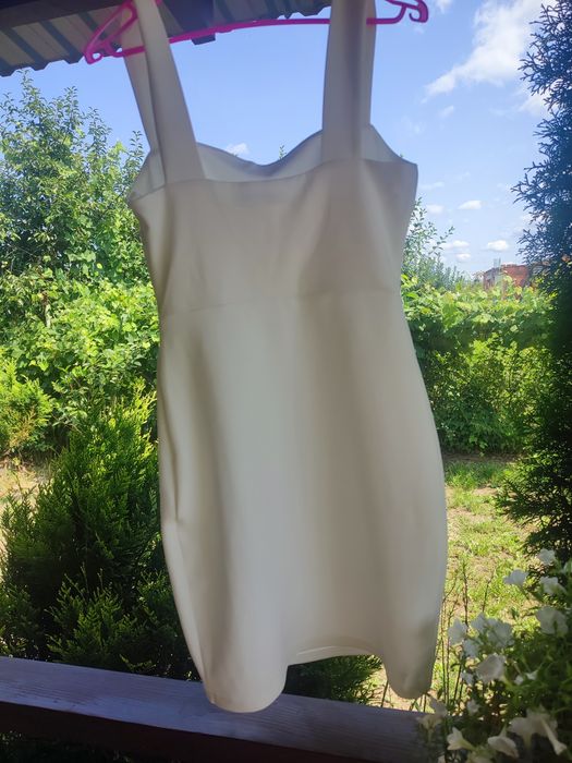 Ніжне біле плаття