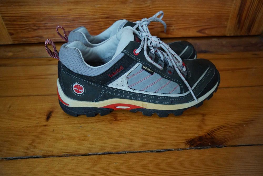 Buty  TREKKINGOWE
 TIMBERLAND Gore - tex  39 38 dł wkład. 25 cm