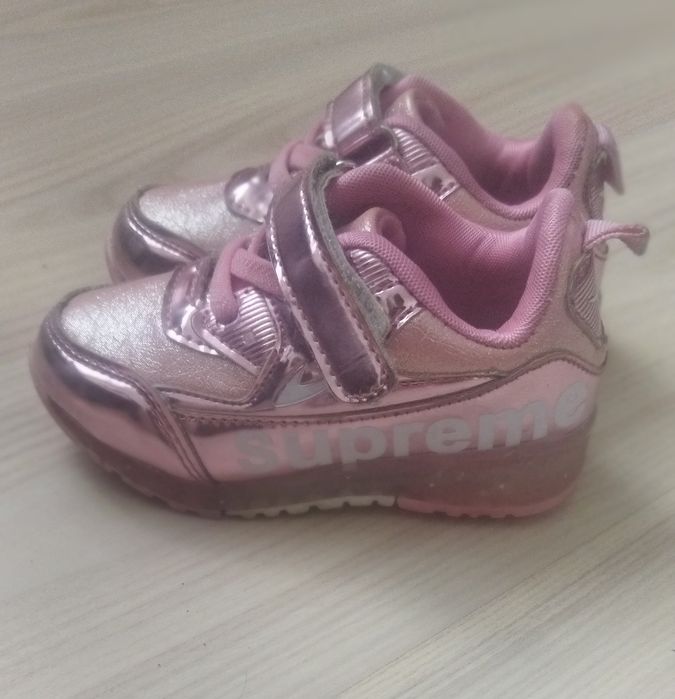 Дитяче взуття для дівчаток/ кросовки/ босоніжки