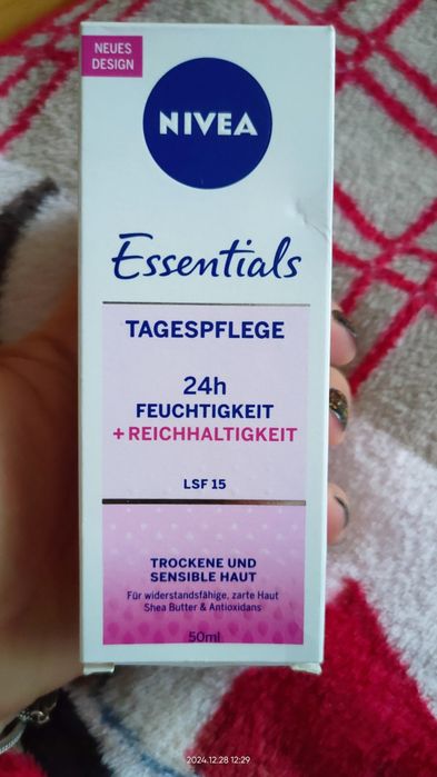 Nivea essentials krem  24 h nawilżanie 50ml