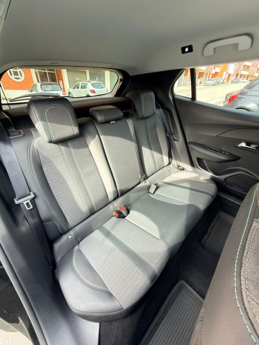 Peugeot 2008 1.2 Gasolina ALLURE