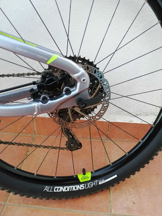 Bicicleta ST900S como nova