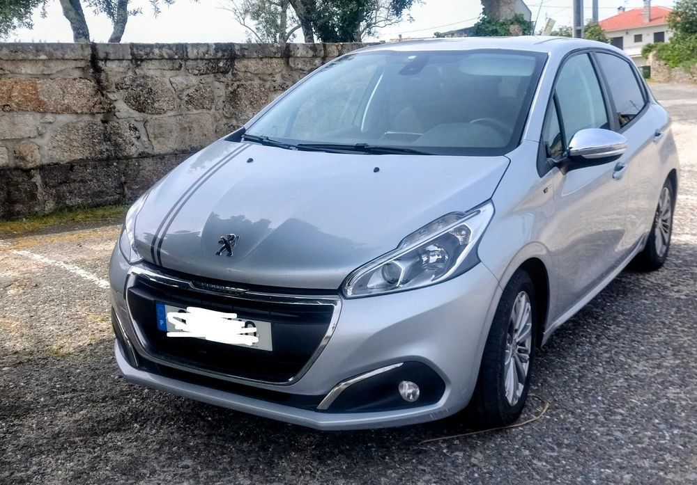 Peugeot 208 stily 1.6 bluehdi