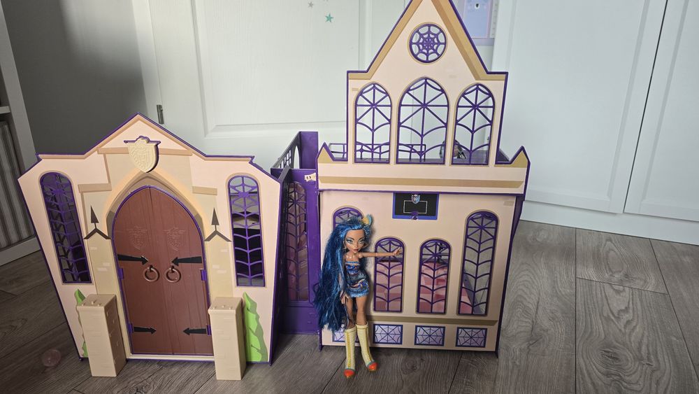 Szkoła domek Monster High
