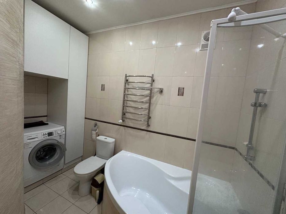 3-кімнатна квартира - центр, меблі, техніка