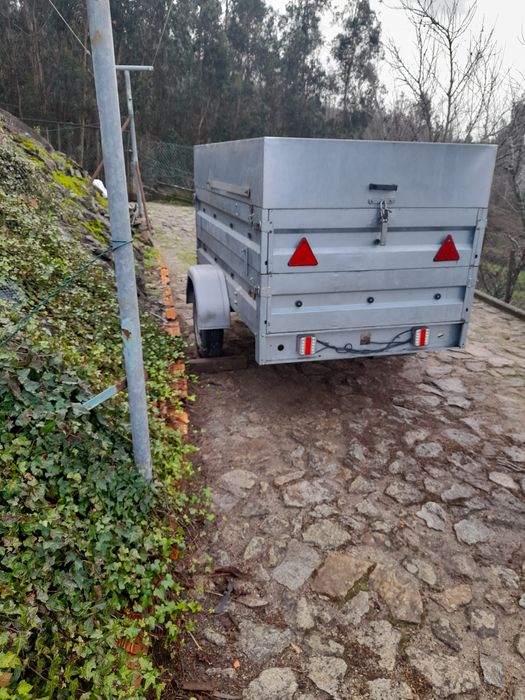 Reboque Trigano fechado