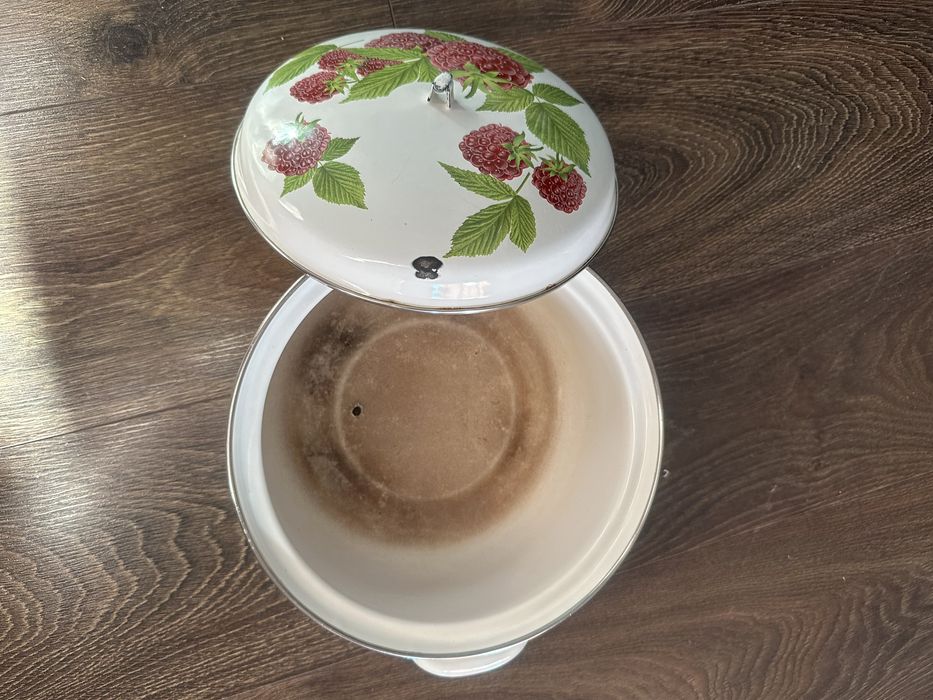 Кастрюли, кастрюля ,ковши эмалированные 3 - 4 литра