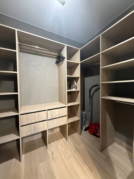 Подобово Квартиру 2-Кімн Рівер Парк