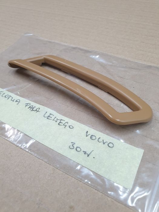 Przelotka pasa tylnego lewego volvo 740