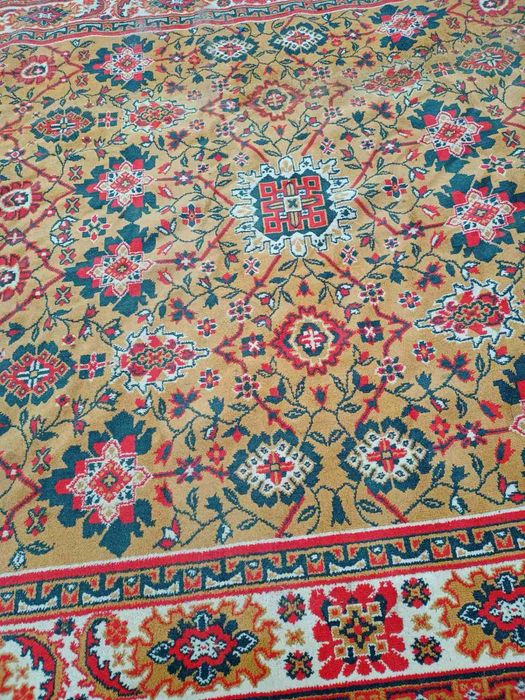 Ковер много