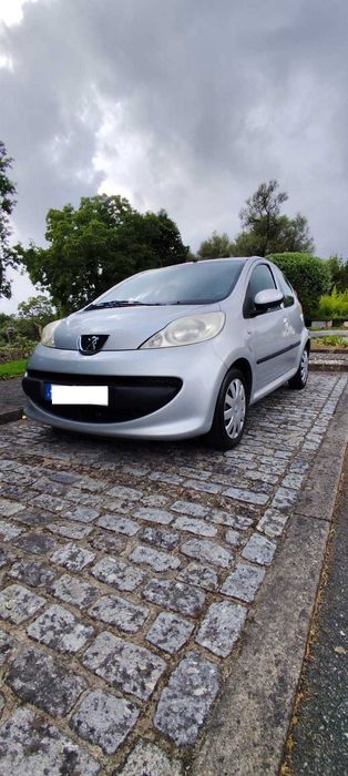 Peugeot 107 1.0 5 Portas (2006) - Motor Toyota, A/C e IUC Barato