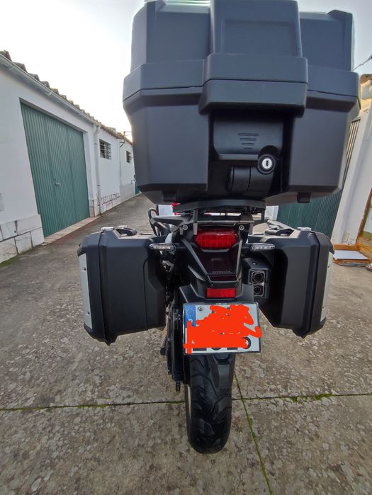 África Twin tricolor