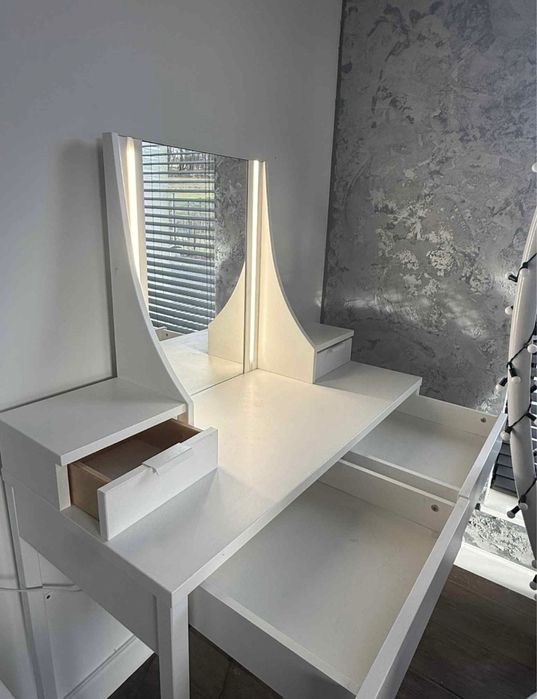 Toaletka z podwietlenirm led Meblik