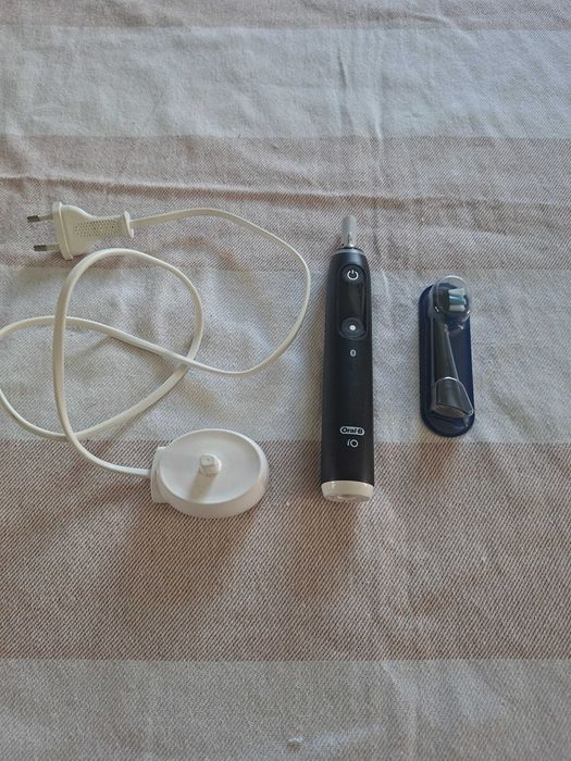 Szczoteczka ORAL-B iO 6 Czarny magnetyczna