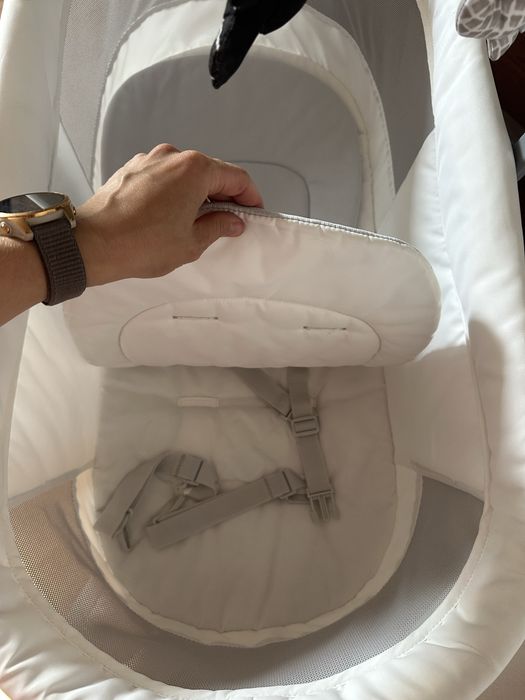 Chicco Baby Hug Pro 4w1 + materacyk i 2 prześcieradła