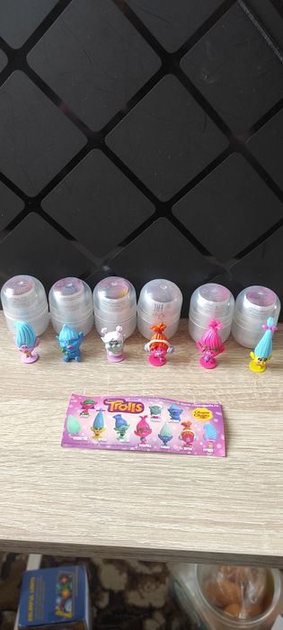 Киндер шар Чупа -чупс из серии тролли