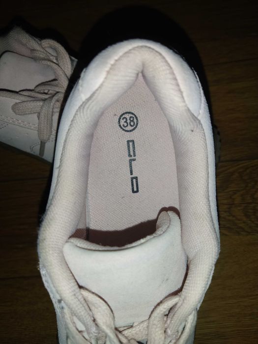 Buty zamszowe pudrowy róż deichmann r. 37 /38