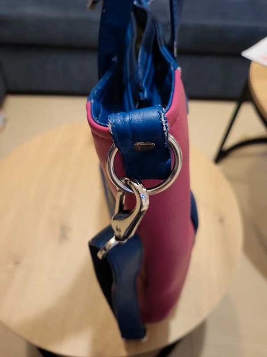 Torebka Mana Mana mieści A4