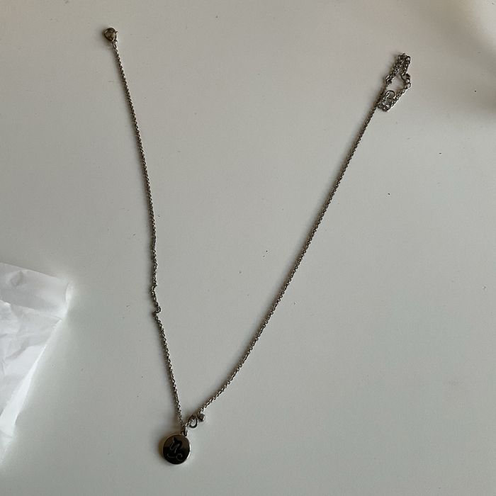 Colar com símbolo de signo Capricórnio