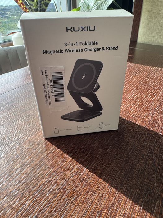 aluminiowa, składana ładowarka magnetyczna 3 w 1 marki KUXIU model X40 w kolorze szarym.