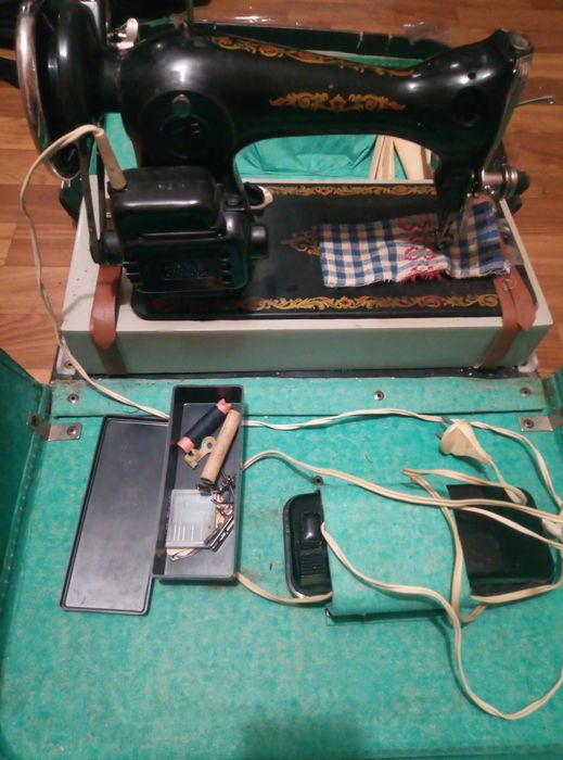 Швейная машинка с электро приводом