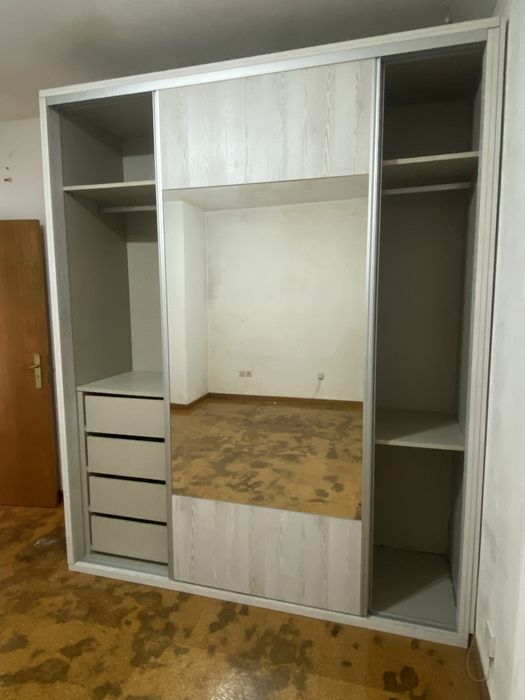 Guarda Roupa 2 Portas em Vidro