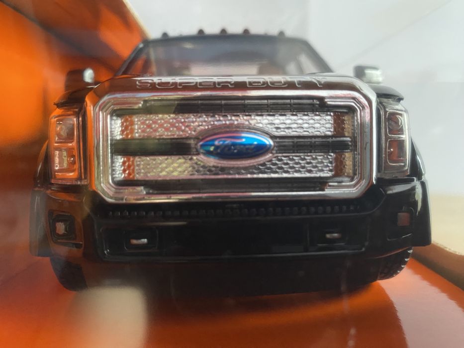 Автомобіль на дистанційному керуванні Ford F-350 Super Duty Platinum